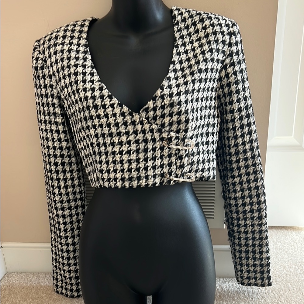 Zara cropped blazer size small, herringbone